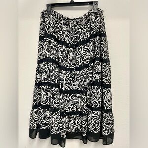Alfred Dunner Black and White Patterned A-Line Skirt, Size 16